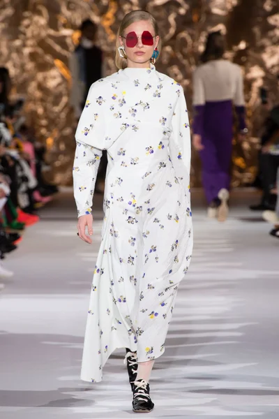 Look 27